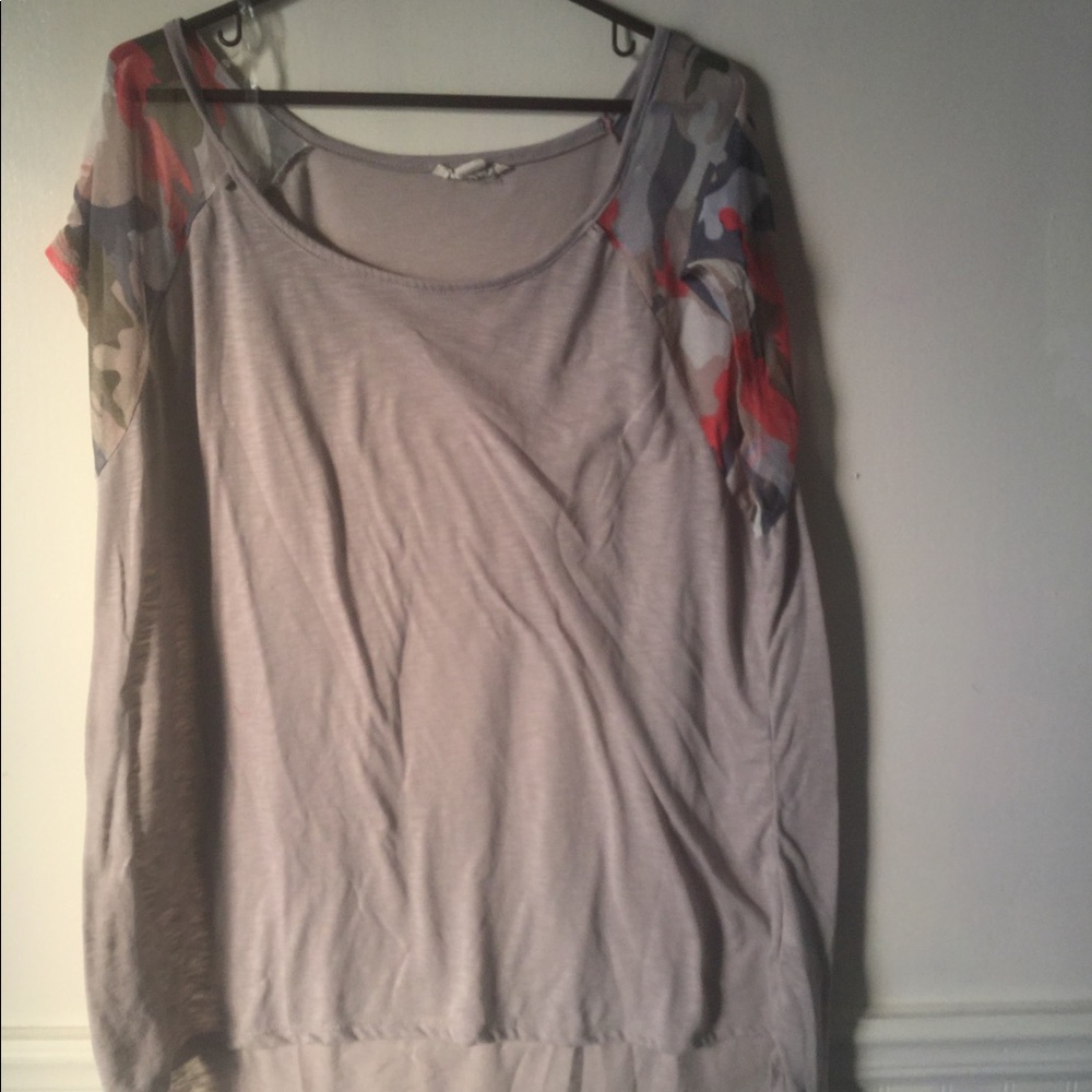 3x Derek Heart Brown T w sheer orange camo sleeves